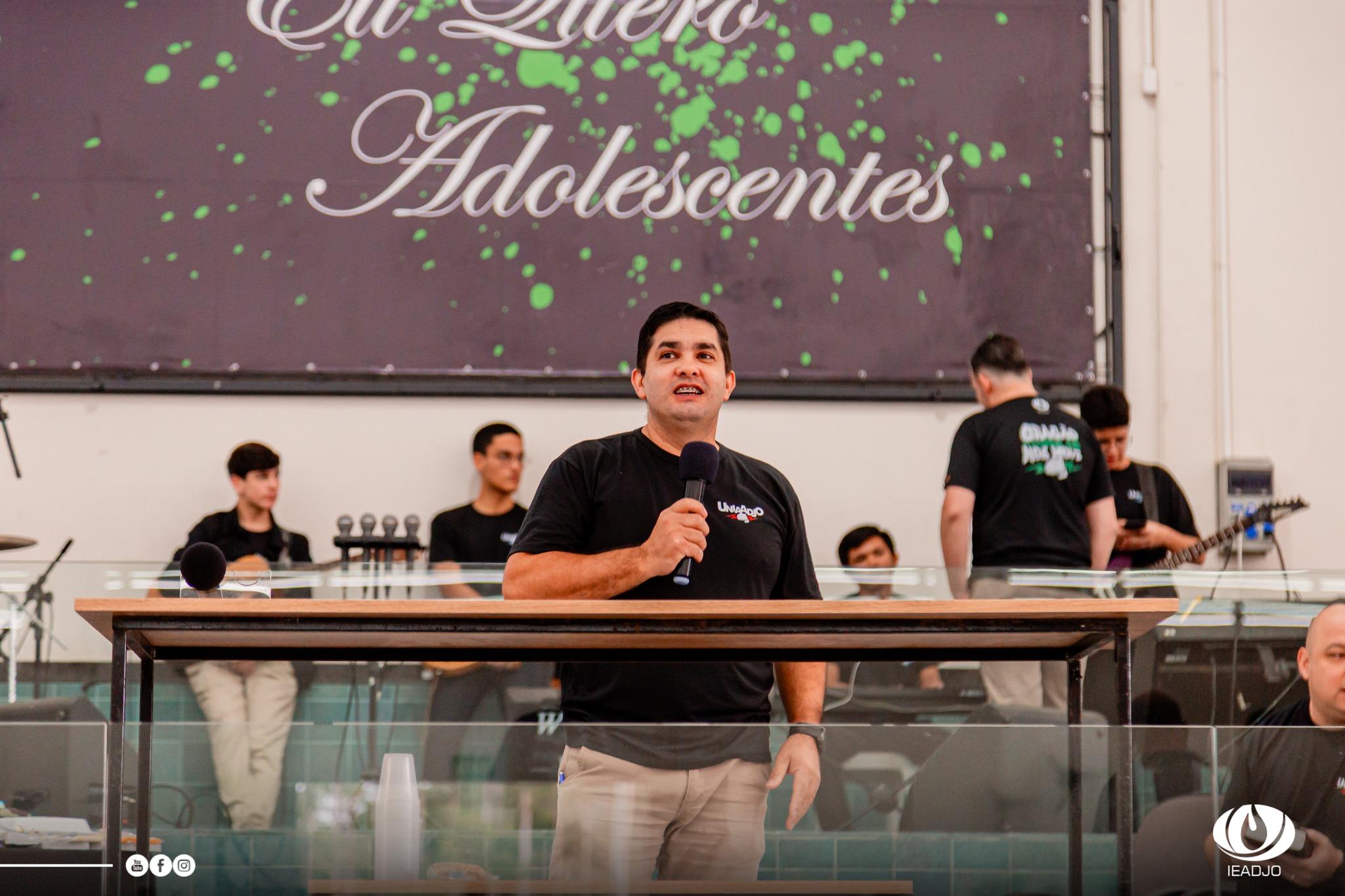Pr. Marcos Reis, coordenador UNIAADJO.