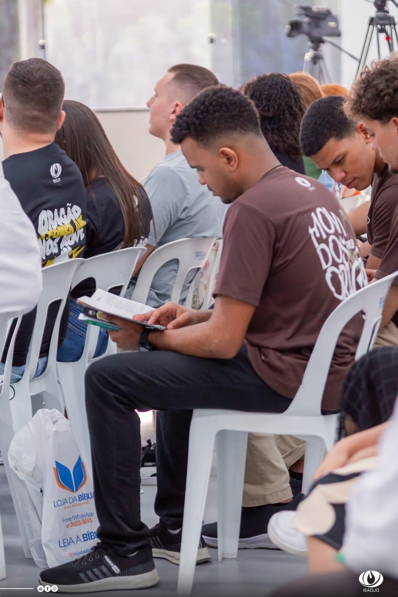 Lançamento "Socorro, sou líder de adolescente"