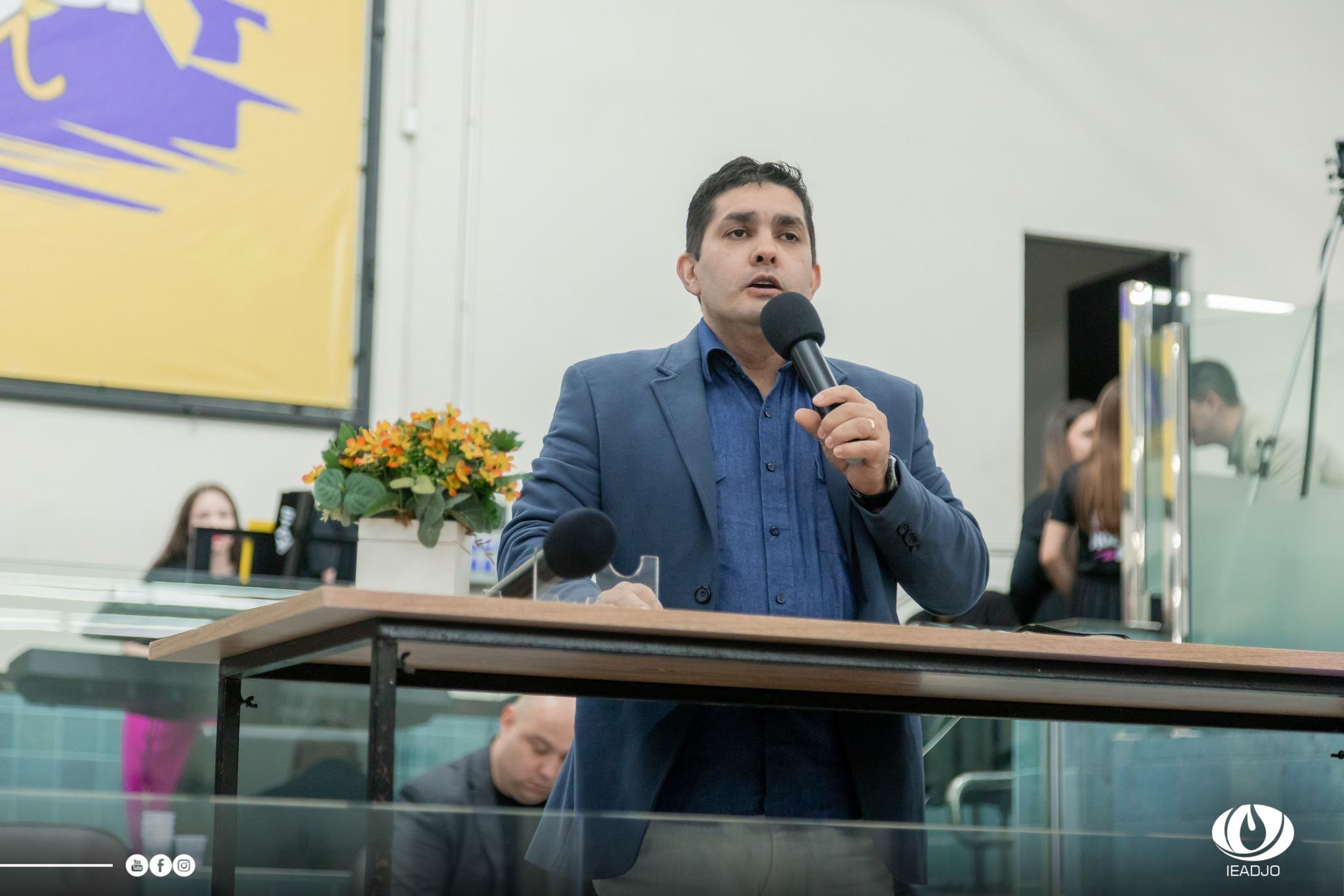 Pr. Marcos Reis, coordenador UNIAADJO.