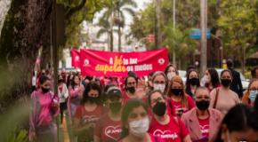 Outubro Rosa: Mais de mil mulheres participam da passeata #superação, promovida pela UFADVILLE 