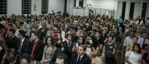 Nova Brasília sediou o primeiro Culto de Ações de Graças pelos 10 anos da Rádio 107,5 FM