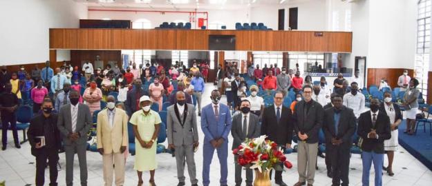 Haitianos comemoram 5 anos na IEADJO Shalom