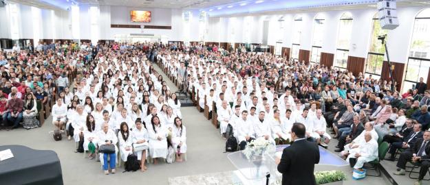 Quinto Batismo em Águas de 2016 - Outubro (287 novos membros)