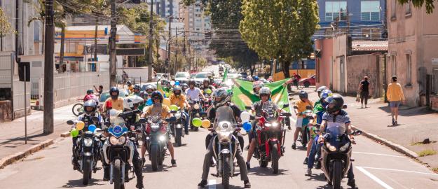 Motosseata: Ação evangelística leva motociclistas às ruas de Joinville
