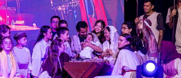 Espetáculo “Viva a Graça do Natal” reúne centenas de famílias para celebrar Jesus