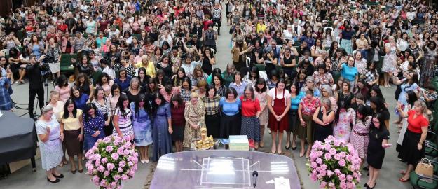 Mais de mil mulheres participam da 8ª Conferência Feminina da UFADVILLE