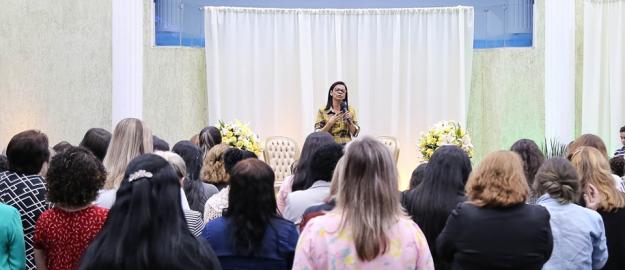 Mulheres participam de palestra sobre Setembro Amarelo na IEADJO