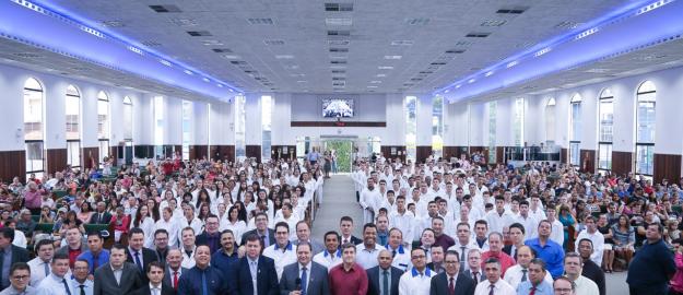 Em domingo de Páscoa IEADJO realiza Batismo de 167 novos membros 