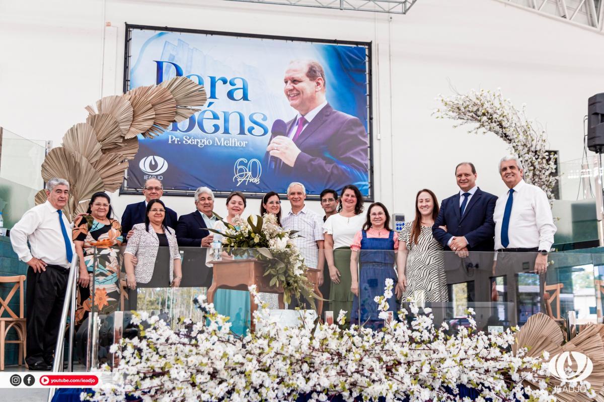 Convençao celebra aniversário do Pastor Sérgio Melfior