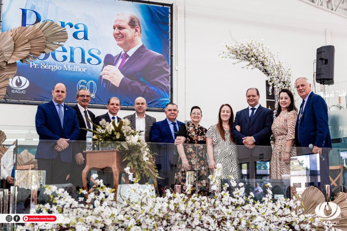 Convençao celebra aniversário do Pastor Sérgio Melfior