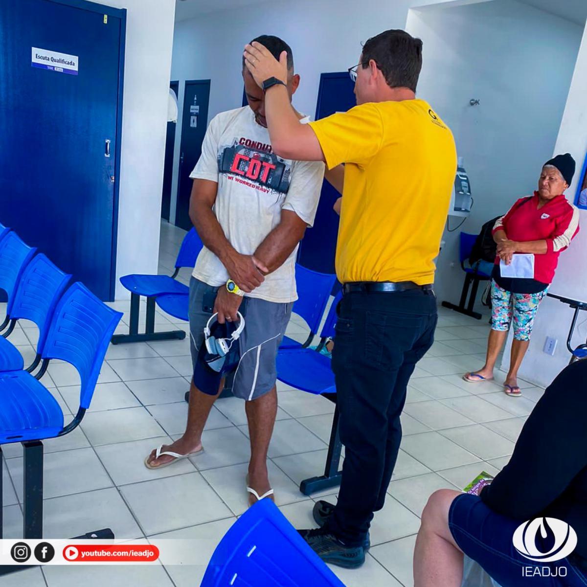 Equipes de evangelização da IEADJO oram por profissionais e pacientes das UBS's