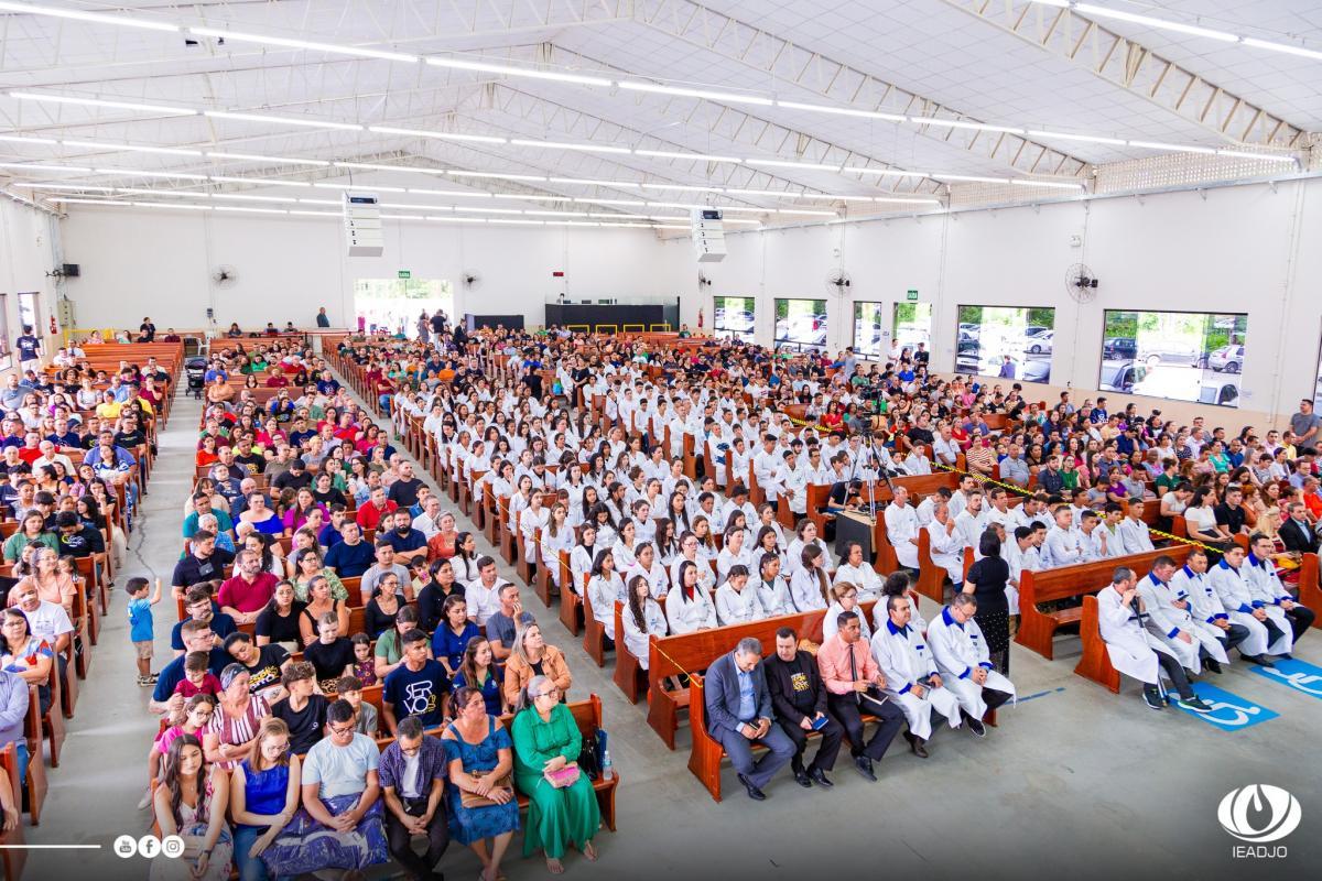IEADJO recebe 200 novos membros em último Batismo de 2024