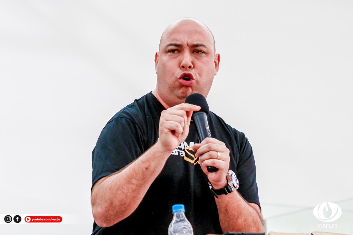 UNIAADJO reúne centenas de teens em evento evangelístico