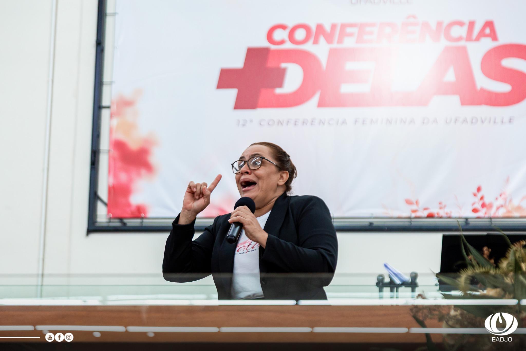 Foto: IEADJO/Preletora Suely Lima, durante a ministração.