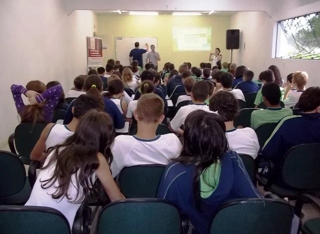 Assembleia de Deus em Joinville é referência em educação - Junho 2019