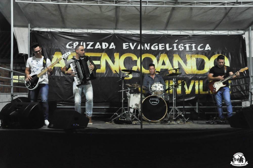 Mais de 30 pessoas aceitam Jesus durante a Cruzada Abençoando Joinville