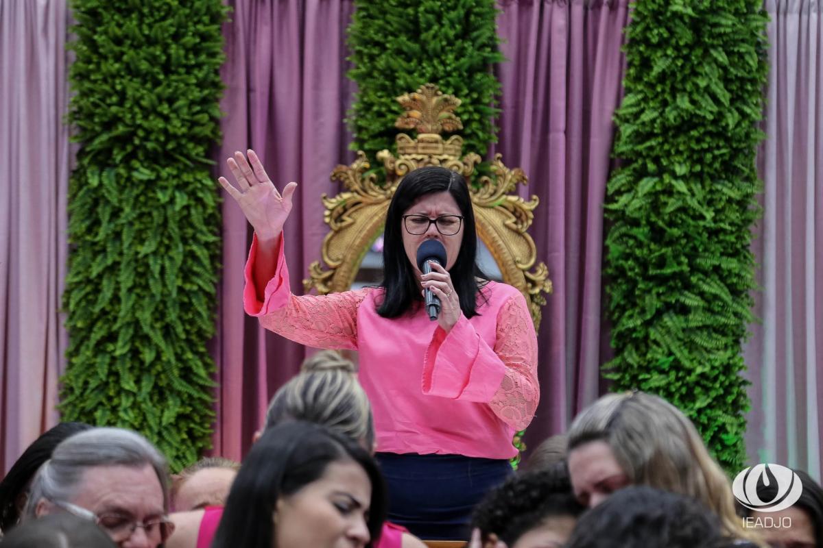 CULTO ROSA: Soraya Moraes ministra para centenas de mulheres da UFADVILLE 2019