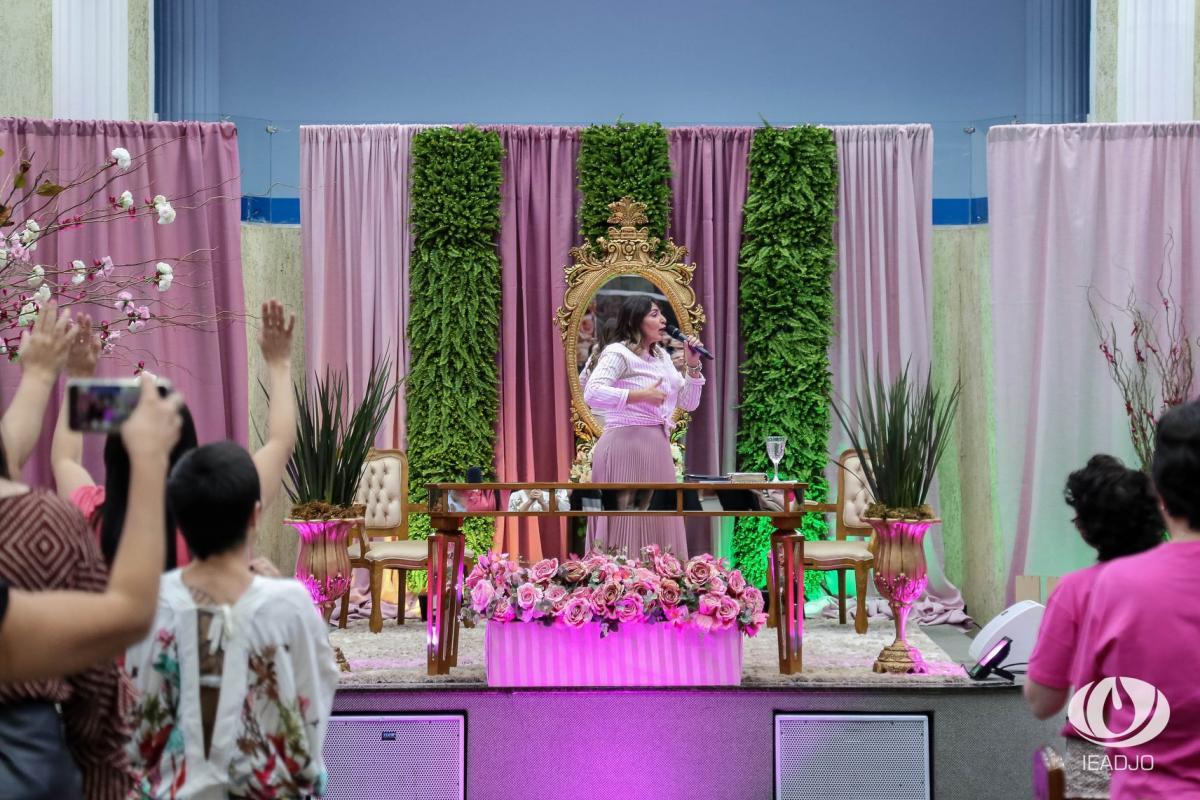 CULTO ROSA: Soraya Moraes ministra para centenas de mulheres da UFADVILLE 2019