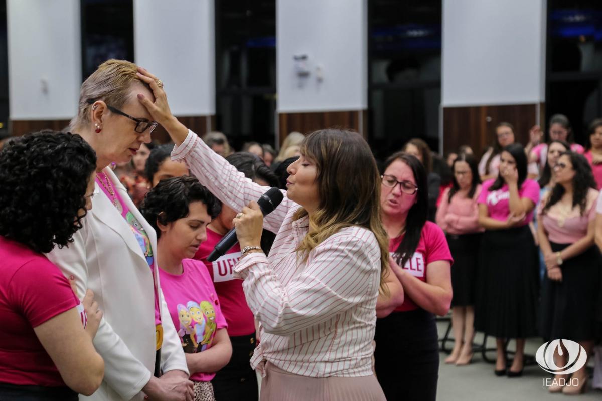 CULTO ROSA: Soraya Moraes ministra para centenas de mulheres da UFADVILLE 2019