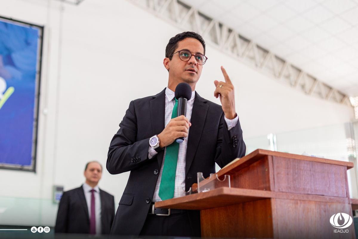 IEADJO recebe 166 novos membros; muitas conversões marcam o primeiro Batismo de 2025