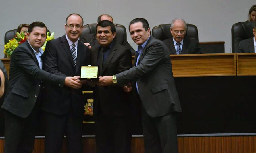 Rádio 107,5 FM recebe homenagem do Poder Legislativo de Joinville - Dezembro 2015