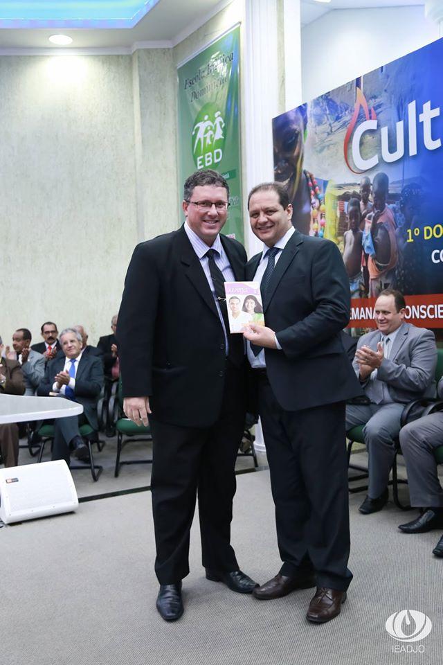 Revista da EBD lançada pela CPAD neste trimestre, tem obreiro de Joinville como comentarista - Abril 2017