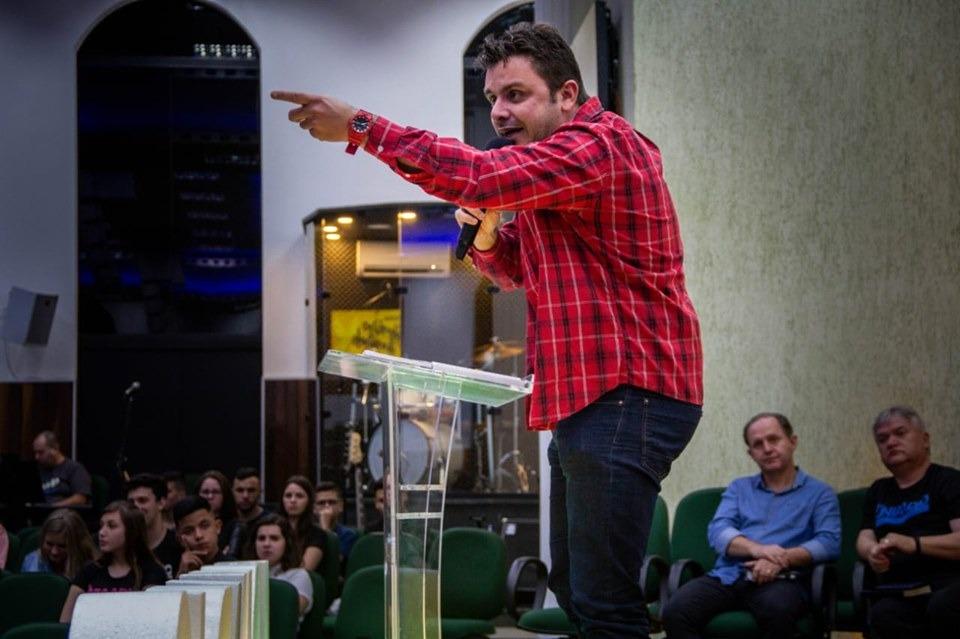 SETEMBRO AMARELO: “Se Liga Especial” reúne centenas de adolescentes da UNIAADJO 2019