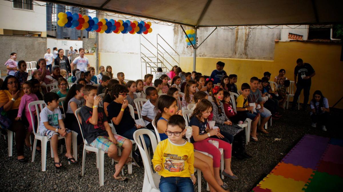 Setor 08 - Shalom, realiza ação social no bairro Comasa