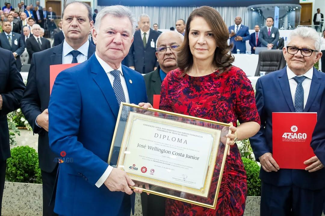 Pastor José Wellington Costa Jr. e esposa Lídia Dantas Costa. 
