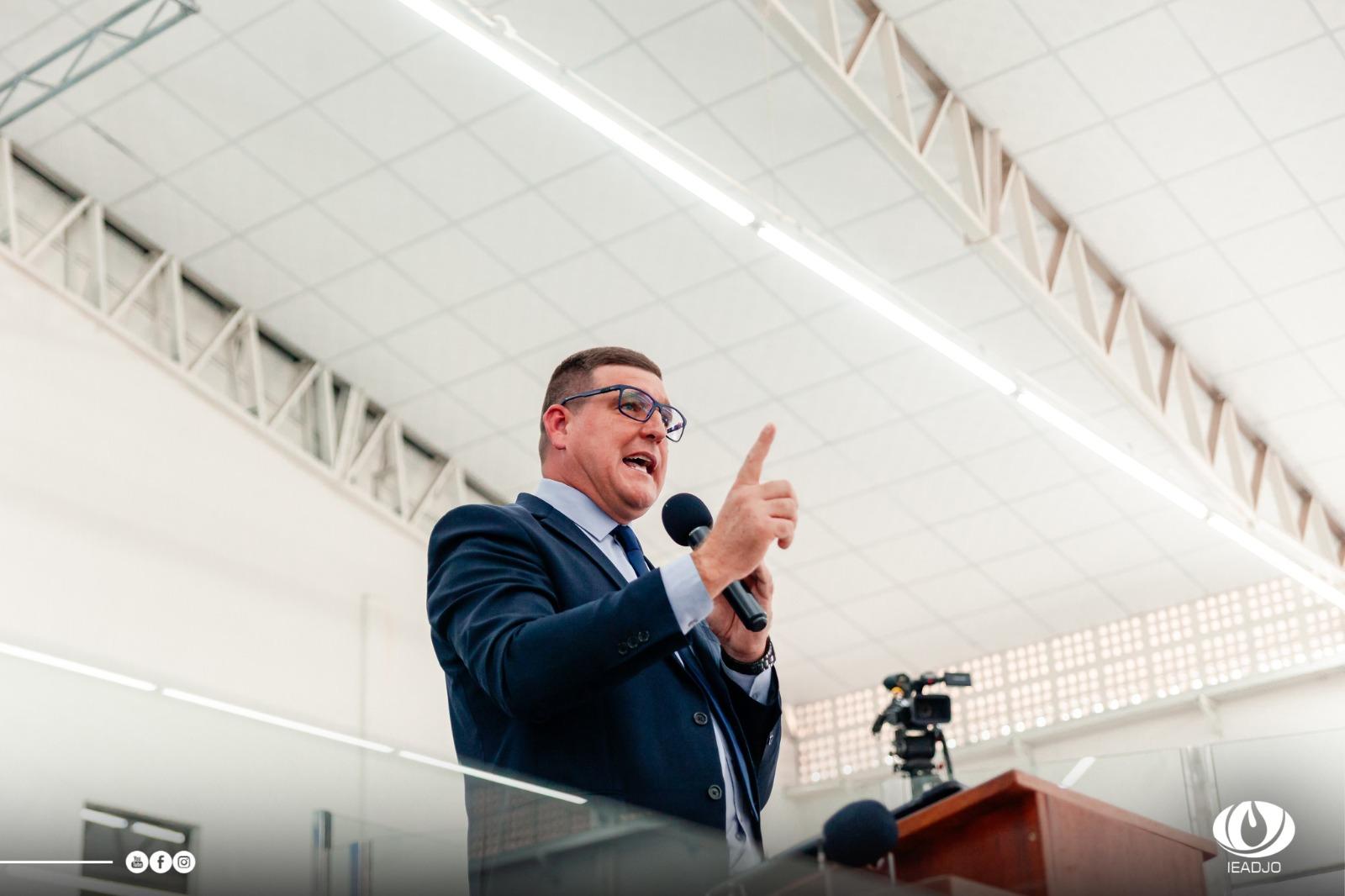 Pr. Fabiano Rengel, supervisor do Setor 53 - IEADJO Lírio dos Vales.